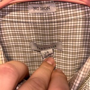 VANHEUSEN MENS SIZE LARGE PLAID SHIRT LONG SLEEVE BUTTON UP NO IRON